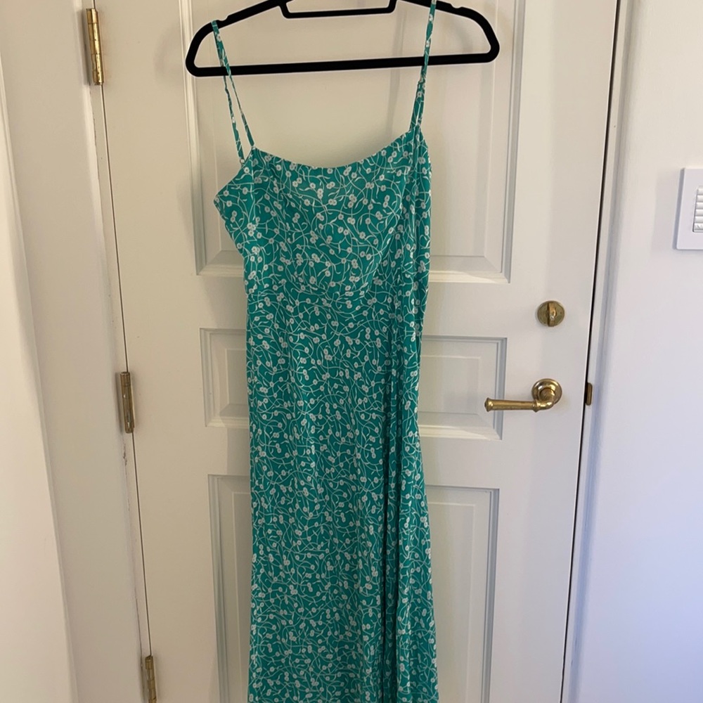 Réalisation par women’s size M midi green dress!